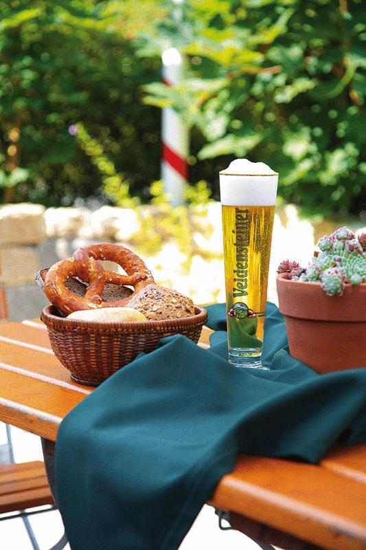 Hotel Landgasthof Wallburg Eltmann ภายนอก รูปภาพ